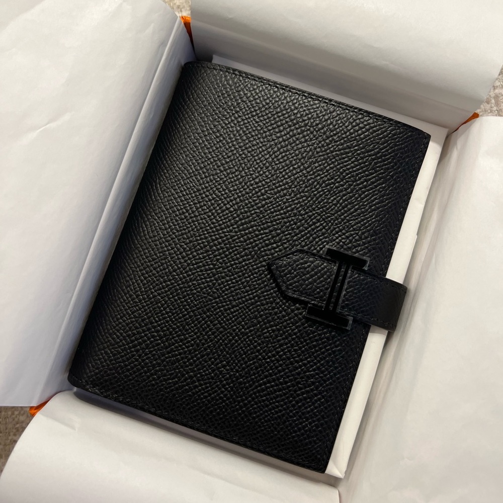 New Hermès So Black Bearn Compact monochrome Wallet